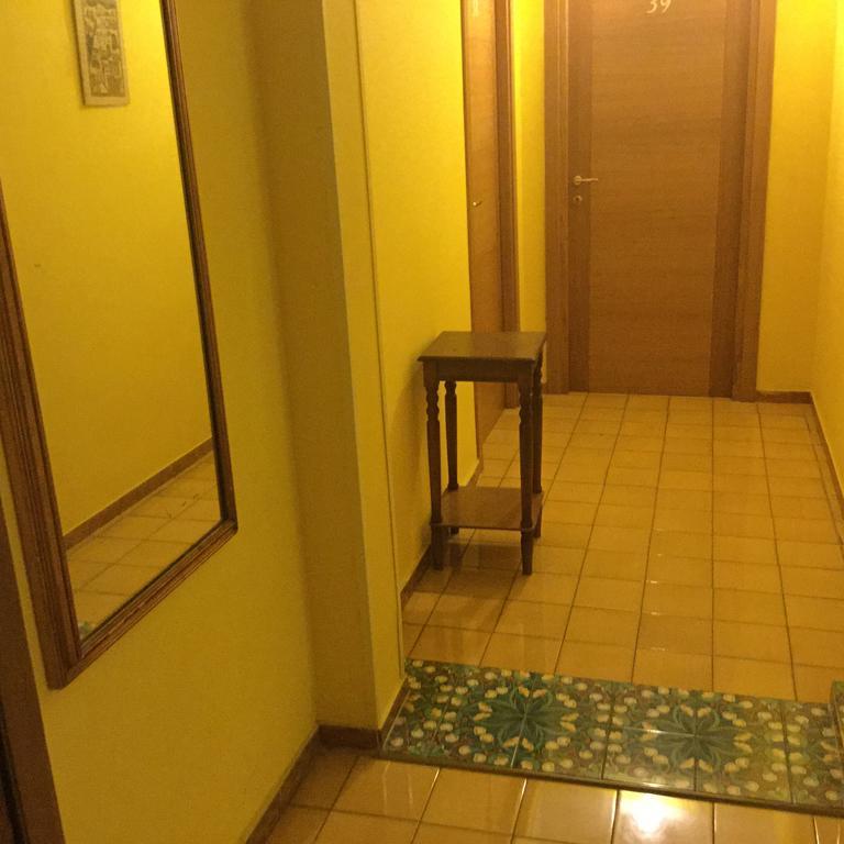 Hotel Touring Roma Esterno foto