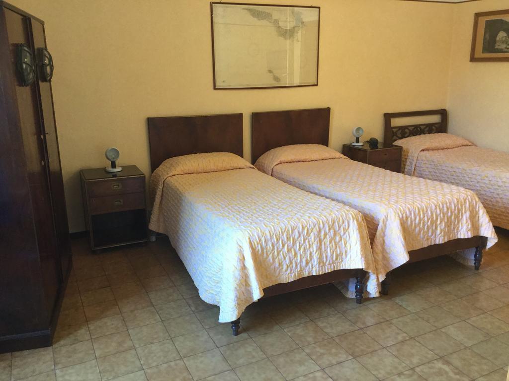 Hotel Touring Roma Esterno foto