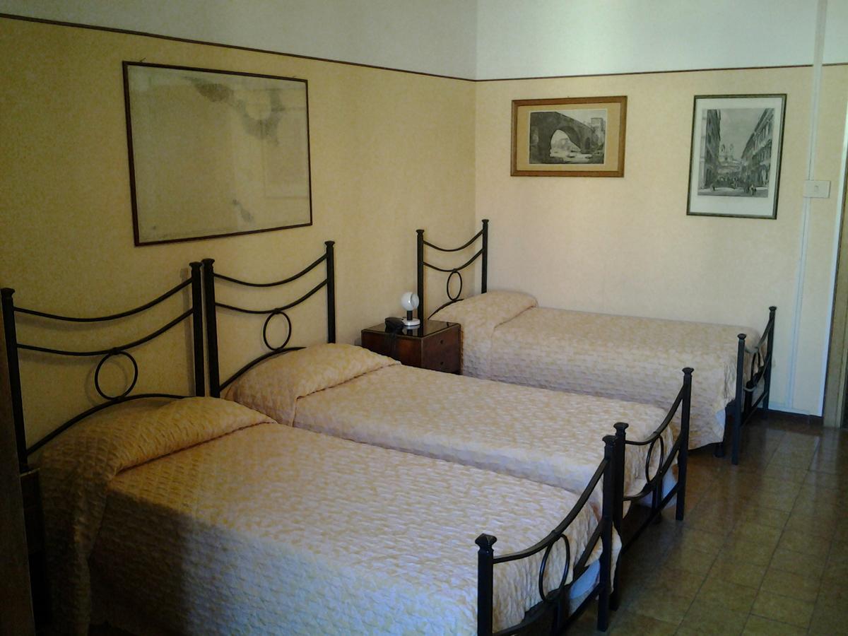 Hotel Touring Roma Esterno foto