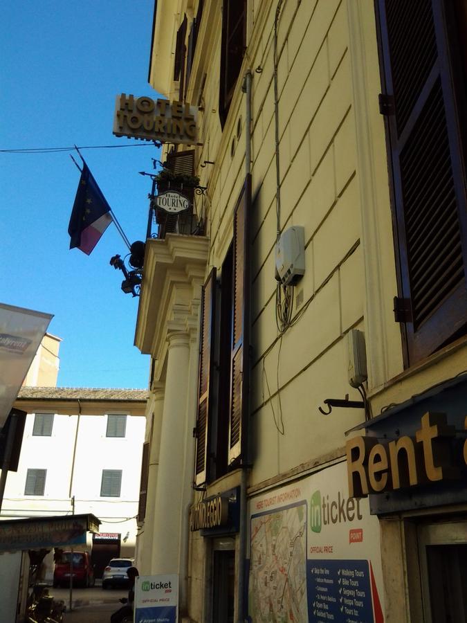 Hotel Touring Roma Esterno foto