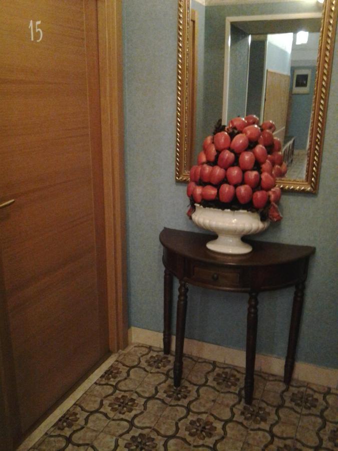 Hotel Touring Roma Esterno foto