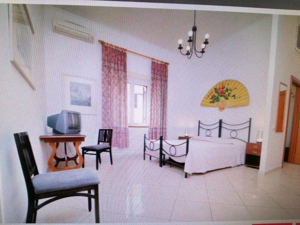 Hotel Touring Roma Esterno foto